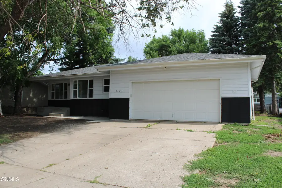 1425 3rd Street, Bismarck, ND 58504 - #3