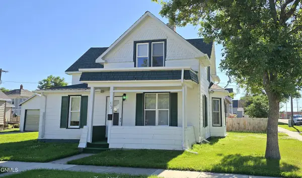402 4th Avenue Nw, Jamestown, ND 58401