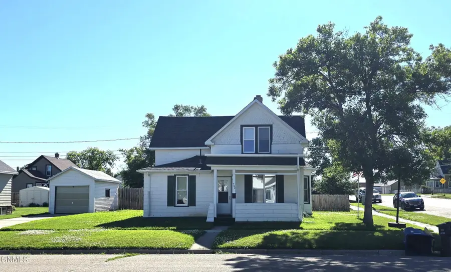 402 4th Avenue Nw, Jamestown, ND 58401 - #2