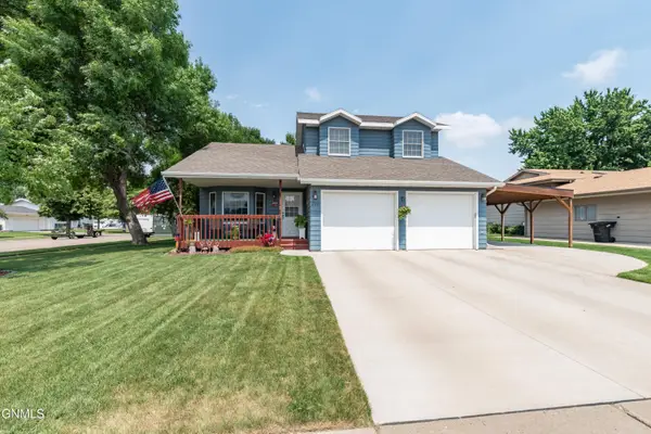 700 Saint Louis Place, Bismarck, ND 58504