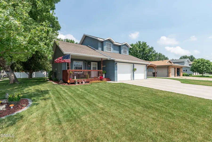 700 Saint Louis Place, Bismarck, ND 58504 - #2