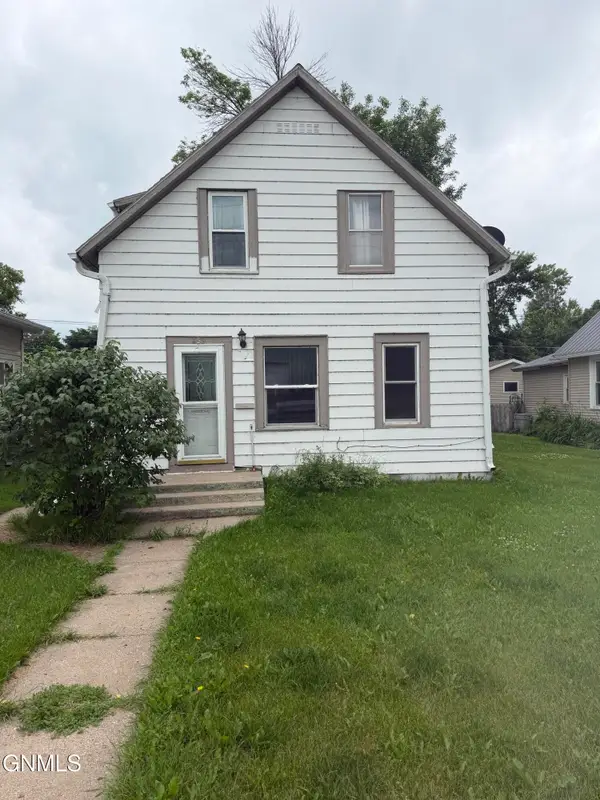 459 1st Street W, Jamestown, ND 58401