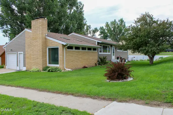 100 3rd Street Sw, Watford City, ND 58854