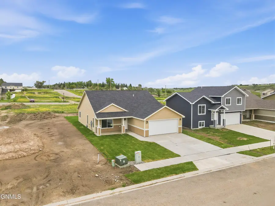 1307 23rd Street E, Williston, ND 58801 - #2