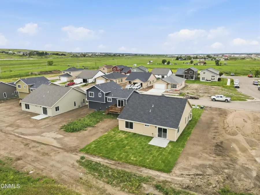 1307 23rd Street E, Williston, ND 58801 - #3