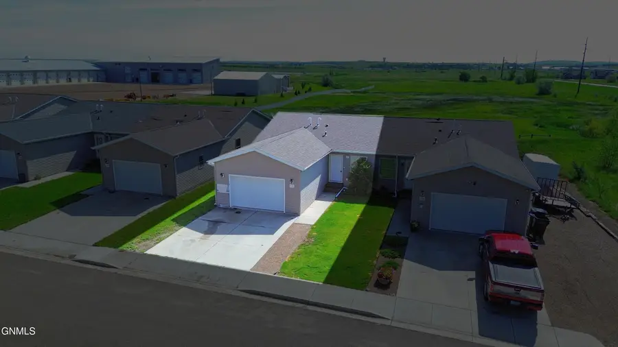 710 2nd Street Ne, Watford City, ND 58854 - #2