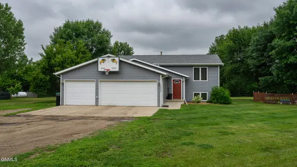 7950 Arcata Drive, Bismarck, ND 58503