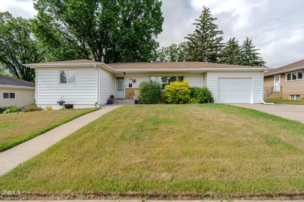 228 Owens Avenue, Bismarck, ND 58501