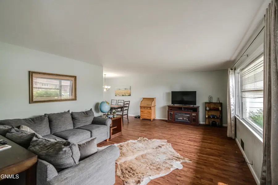 228 Owens Avenue, Bismarck, ND 58501 - #3