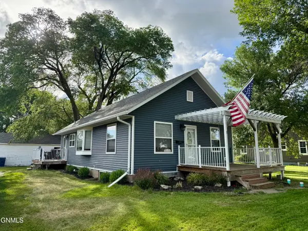 15 10th Street N, Oakes, ND 58474