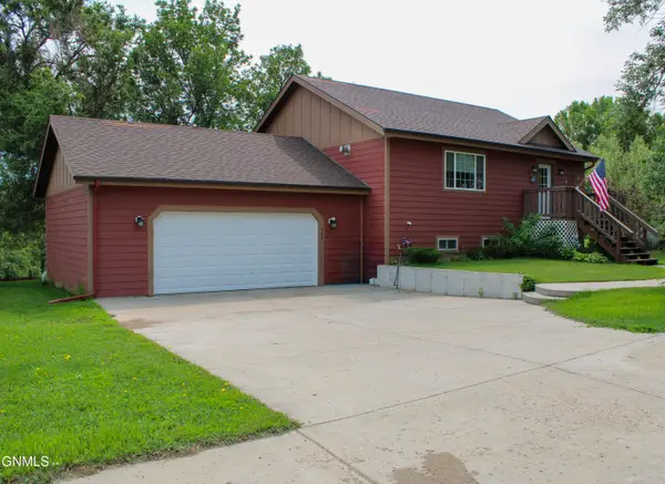 404 4th Street Nw, Watford City, ND 58854