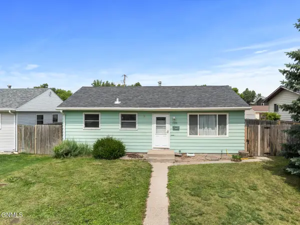 1925 8th Avenue W, Williston, ND 58801