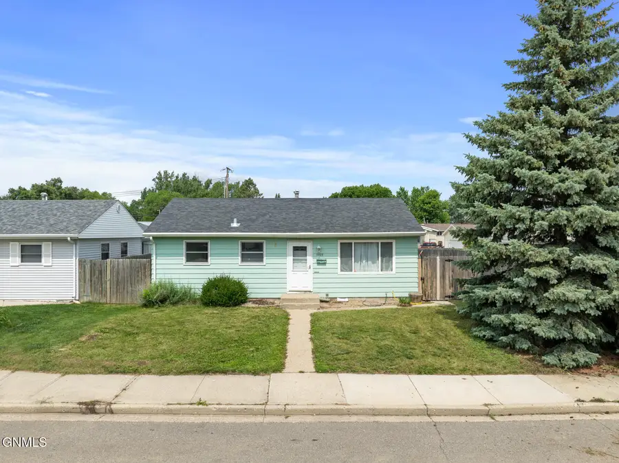 1925 8th Avenue W, Williston, ND 58801 - #2
