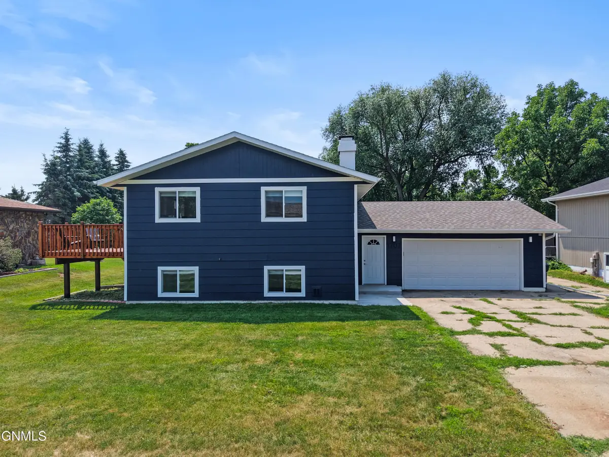 1707 4th Street Ne, Mandan, ND 58554 - #1