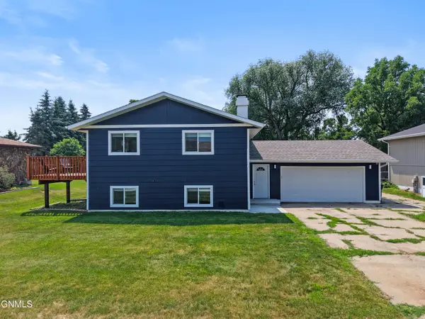 1707 4th Street Ne, Mandan, ND 58554