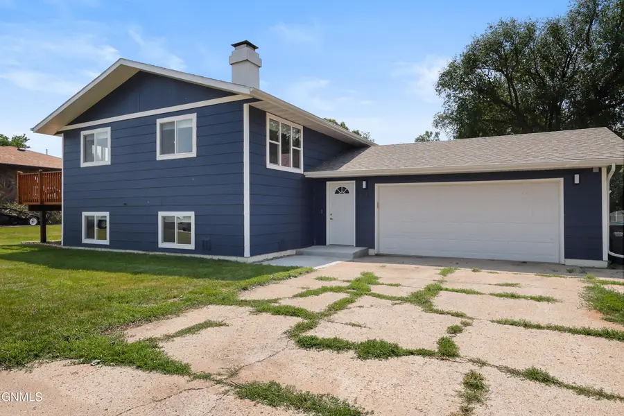 1707 4th Street Ne, Mandan, ND 58554 - #3