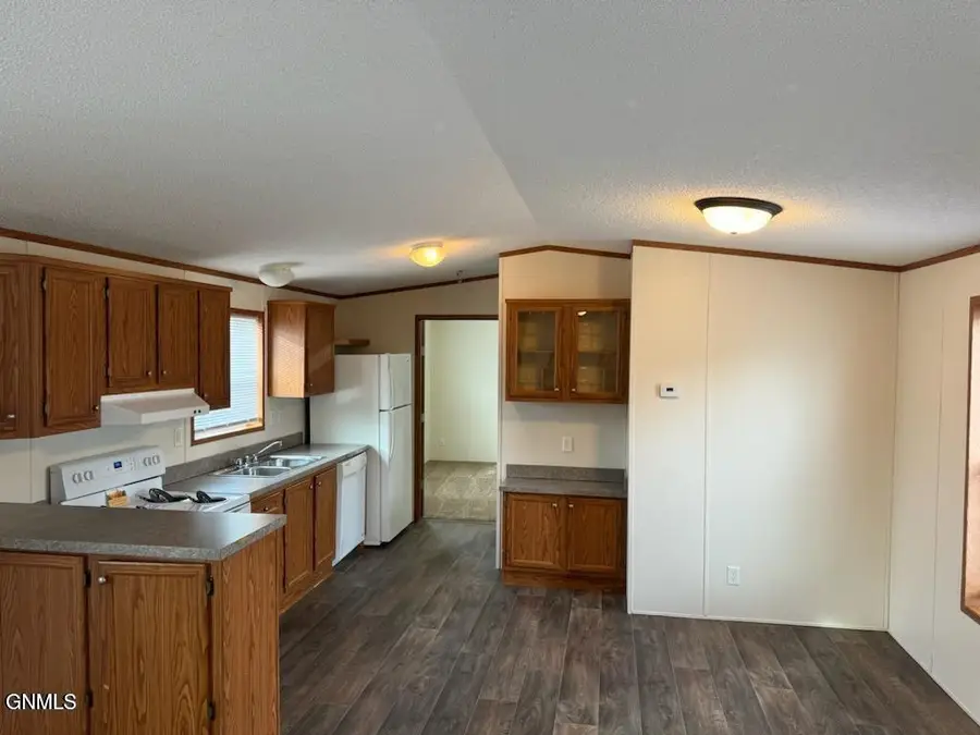 702 27th Street W, Williston, ND 58801 - #2