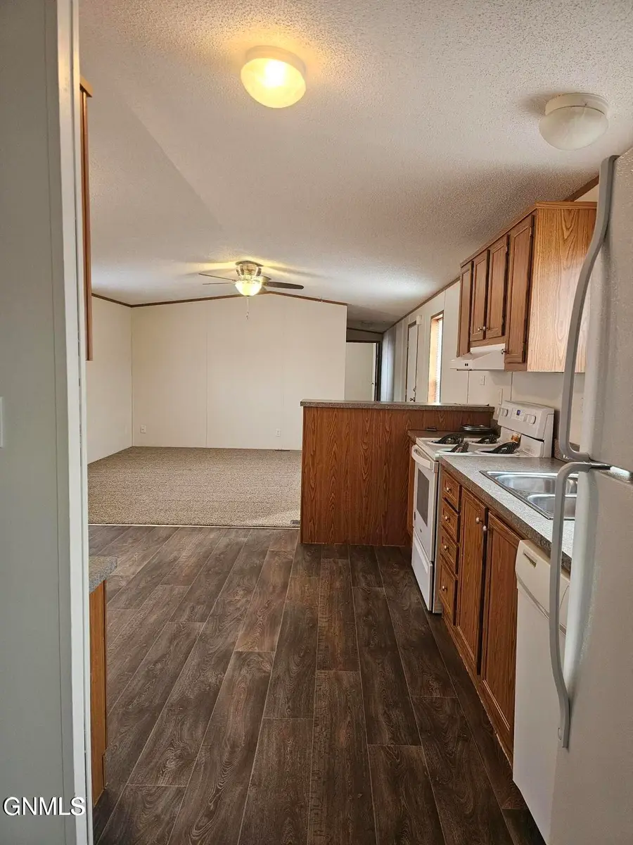 702 27th Street W, Williston, ND 58801 - #3
