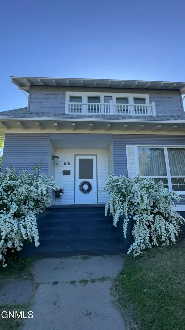618 4th Avenue Se, Jamestown, ND 58401