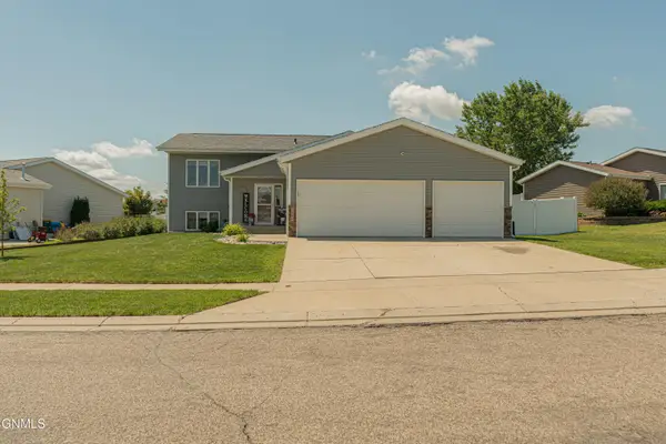3406 Frost Lane, Bismarck, ND 58503