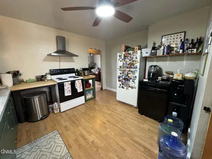 111 Roosevelt Avenue Ne, Bowbells, ND 58721 - #3