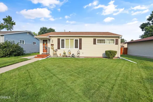 1509 7th Avenue W, Williston, ND 58801