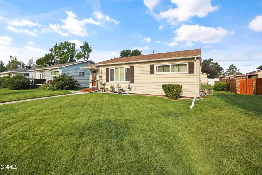 1509 7th Avenue W, Williston, ND 58801 - #2