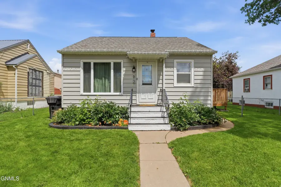 612 4th Street W, Williston, ND 58801 - #3