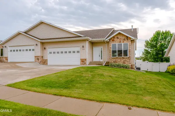 4308 Boulder Ridge Road, Bismarck, ND 58503