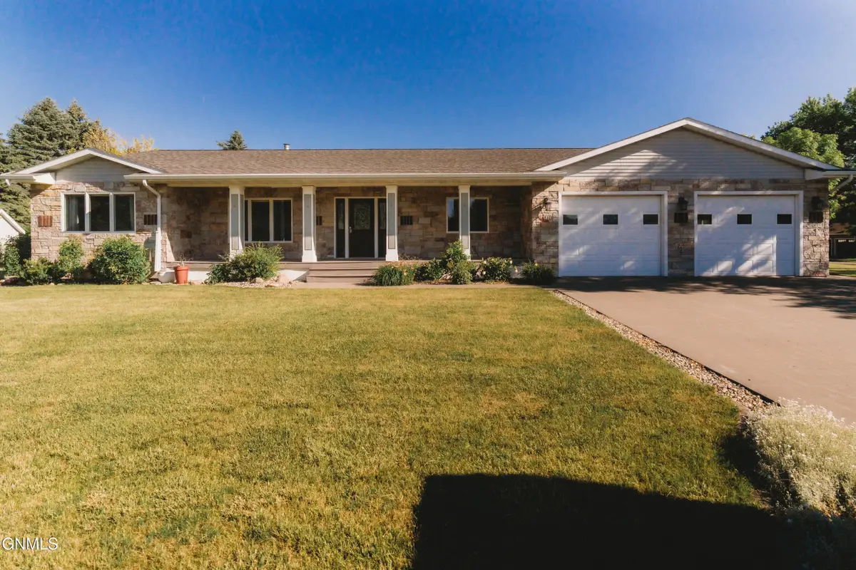 1700 9th Avenue Se, Jamestown, ND 58401 - #1