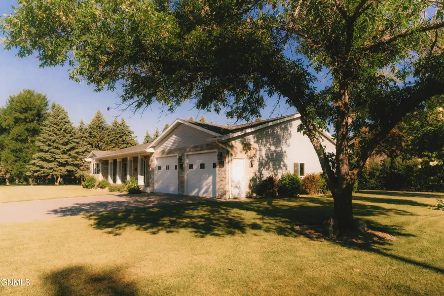 1700 9th Avenue Se, Jamestown, ND 58401 - #3