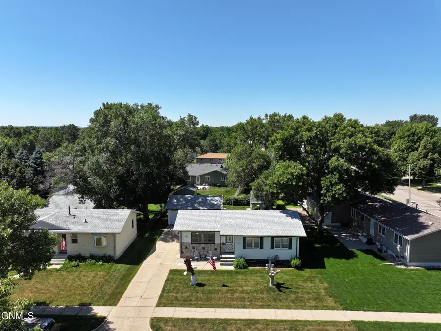 707 Albany Drive, Bismarck, ND 58504 - #2