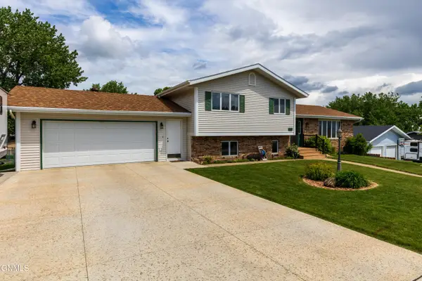 1408 9th Avenue Nw, Mandan, ND 58554