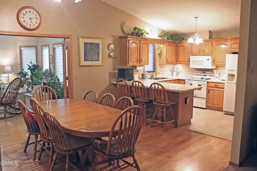 1909 23rd Street, Bismarck, ND 58501 - #3