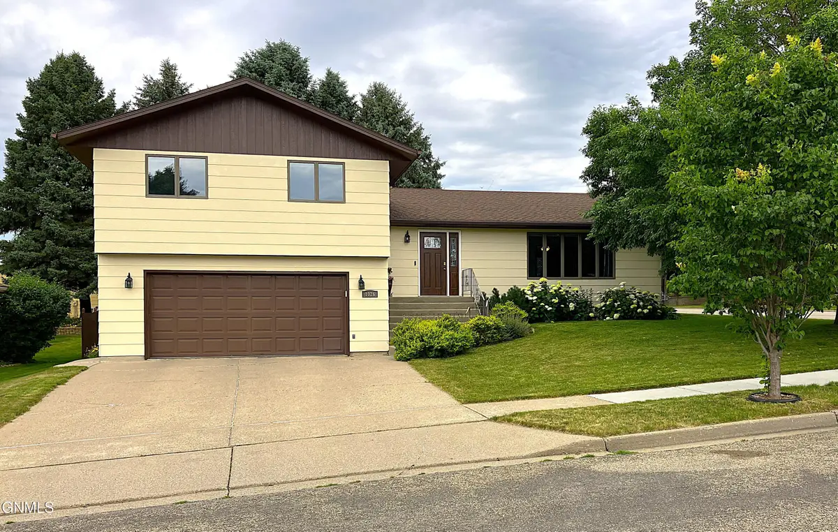 1026 Governor Lane, Bismarck, ND 58501 - #1