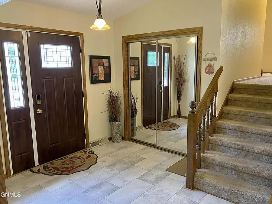 1026 Governor Lane, Bismarck, ND 58501 - #2
