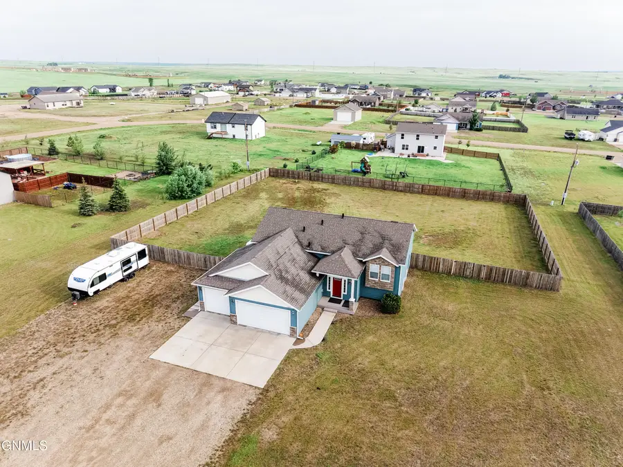 13675 Redwood Way Nw, Williston, ND 58801 - #2