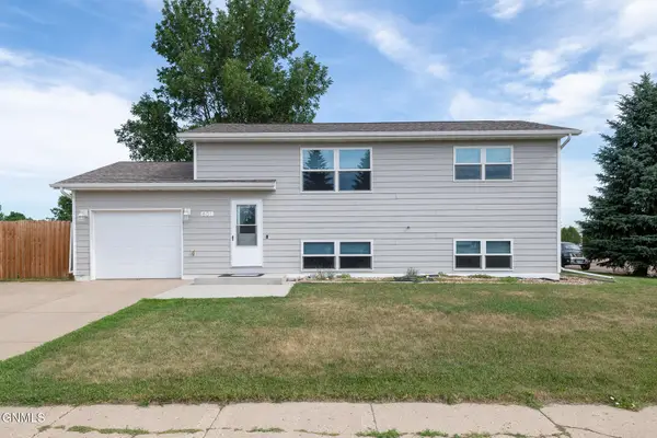 601 Ash Avenue W, Glen Ullin, ND 58631