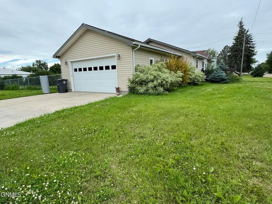 301 1st Street Nw, Bowbells, ND 58721 - #2