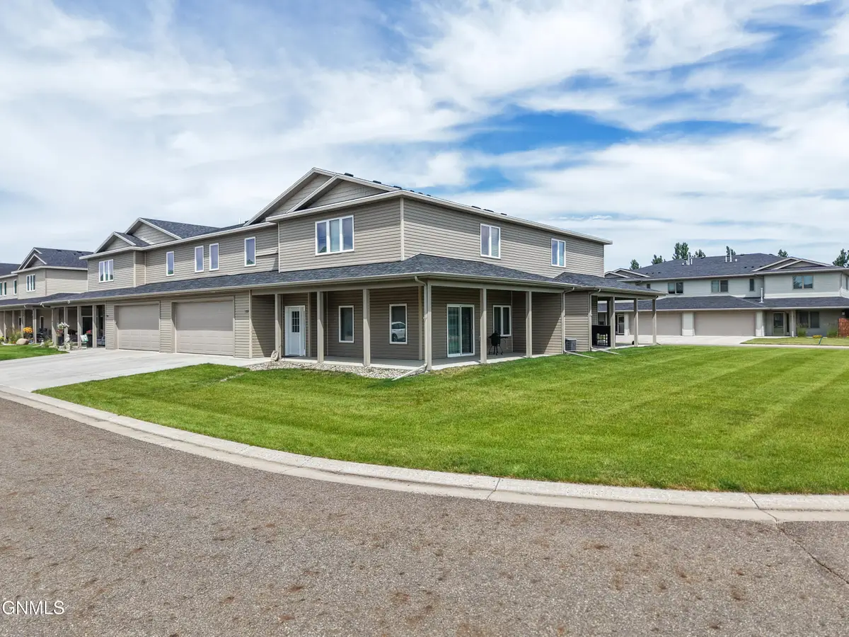 722 Compass Loop, Bismarck, ND 58504 - #1