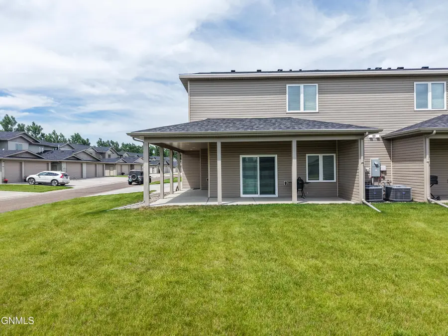 722 Compass Loop, Bismarck, ND 58504 - #2