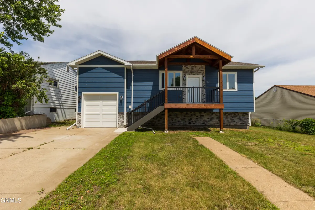 312 11th Street Nw, Mandan, ND 58554 - #1