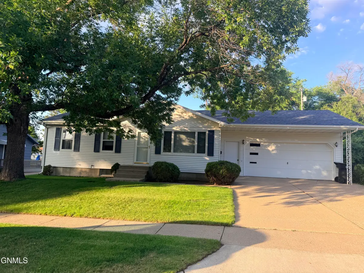 2013 Assumption Drive, Bismarck, ND 58501 - #1