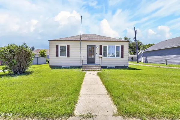 240 7th Street Ne, Valley City, ND 58072