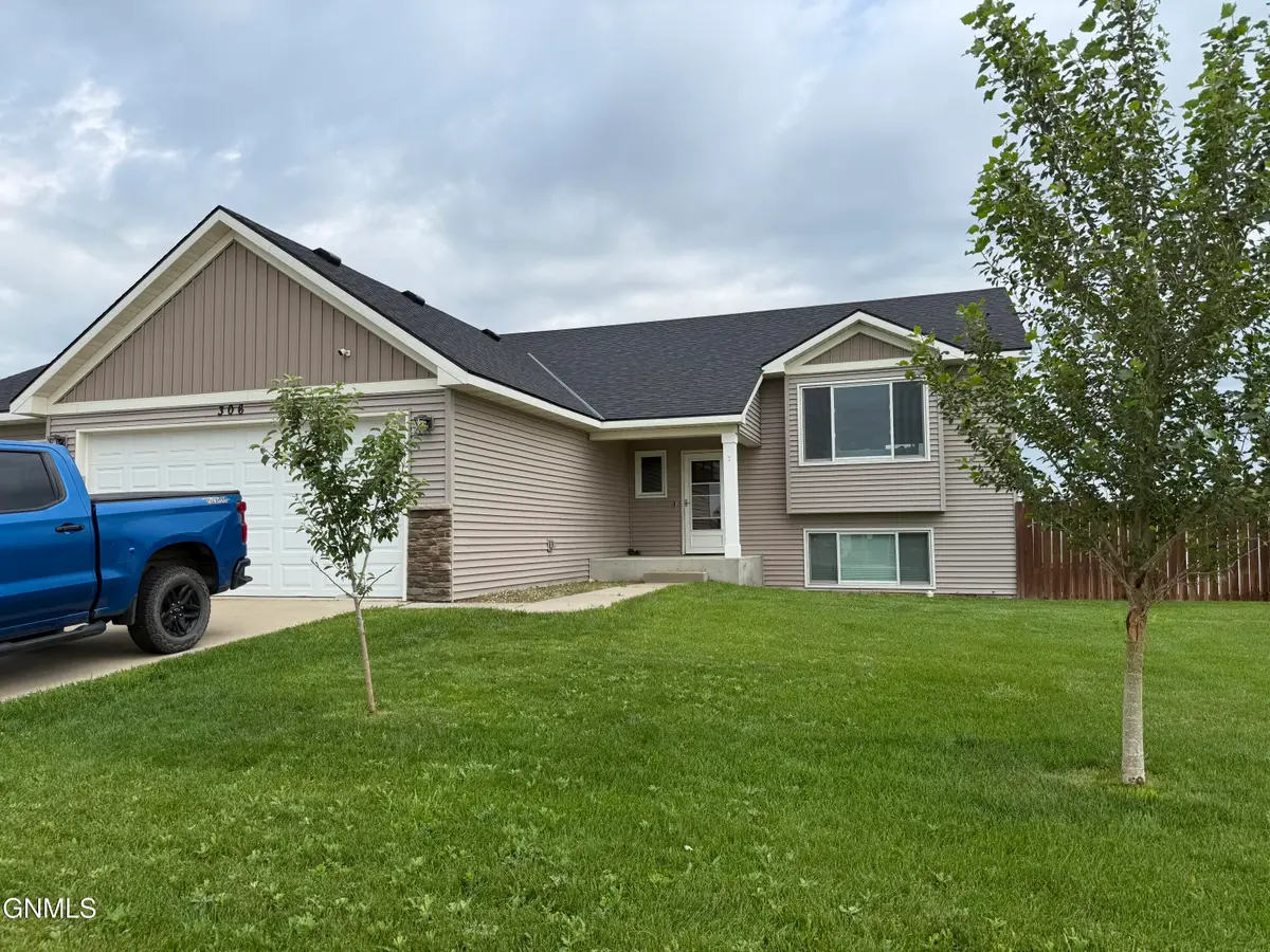 306 27th Avenue Ne, Watford City, ND 58854 - #1
