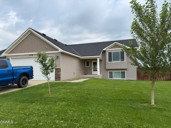 306 27th Avenue Ne, Watford City, ND 58854