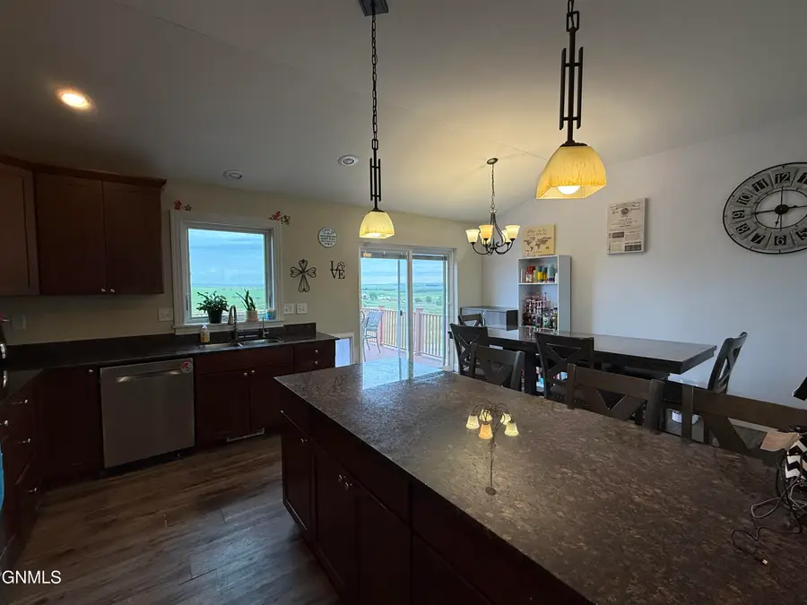 306 27th Avenue Ne, Watford City, ND 58854 - #3