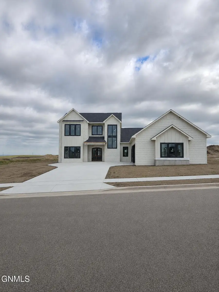 2626 Frisco Way, Bismarck, ND 58503 - #2
