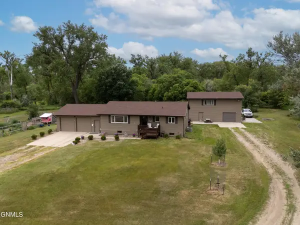 7650 Dogwood Drive, Bismarck, ND 58504
