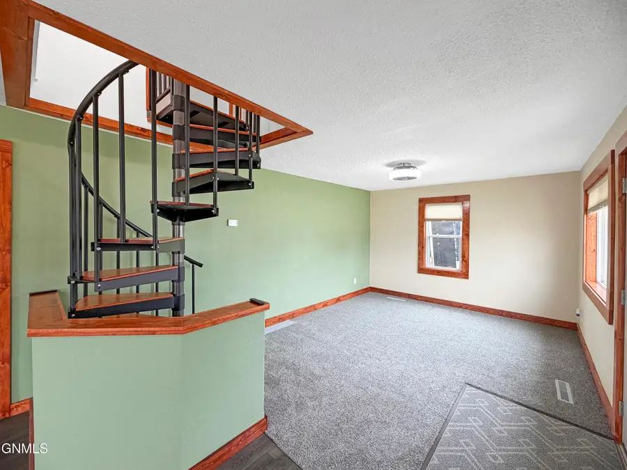 801 W Broadway, Williston, ND 58801 - #3